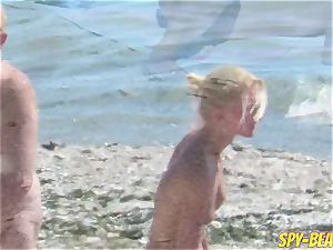 voyeur first-timer naked Beach mummies Hidden webcam Close Up